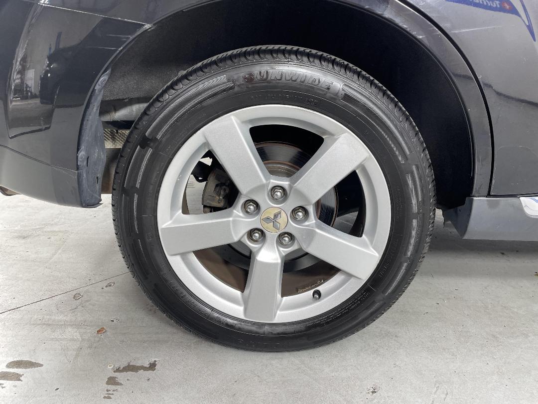 Photo '12' of Mitsubishi Outlander Photo '12' of Mitsubishi Outlander