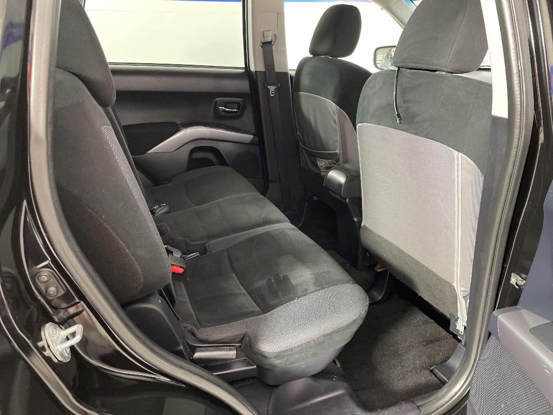 Photo '20' of Mitsubishi Outlander Photo '20' of Mitsubishi Outlander