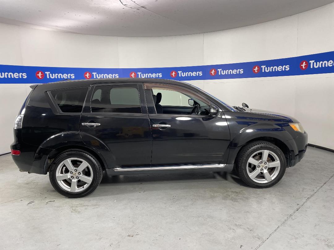 Photo '24' of Mitsubishi Outlander Photo '24' of Mitsubishi Outlander