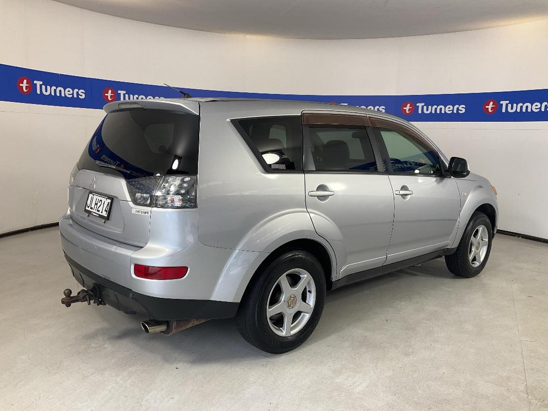 Photo '7' of Mitsubishi Outlander