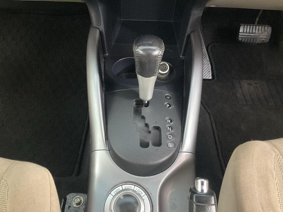 Photo '18' of Mitsubishi Outlander