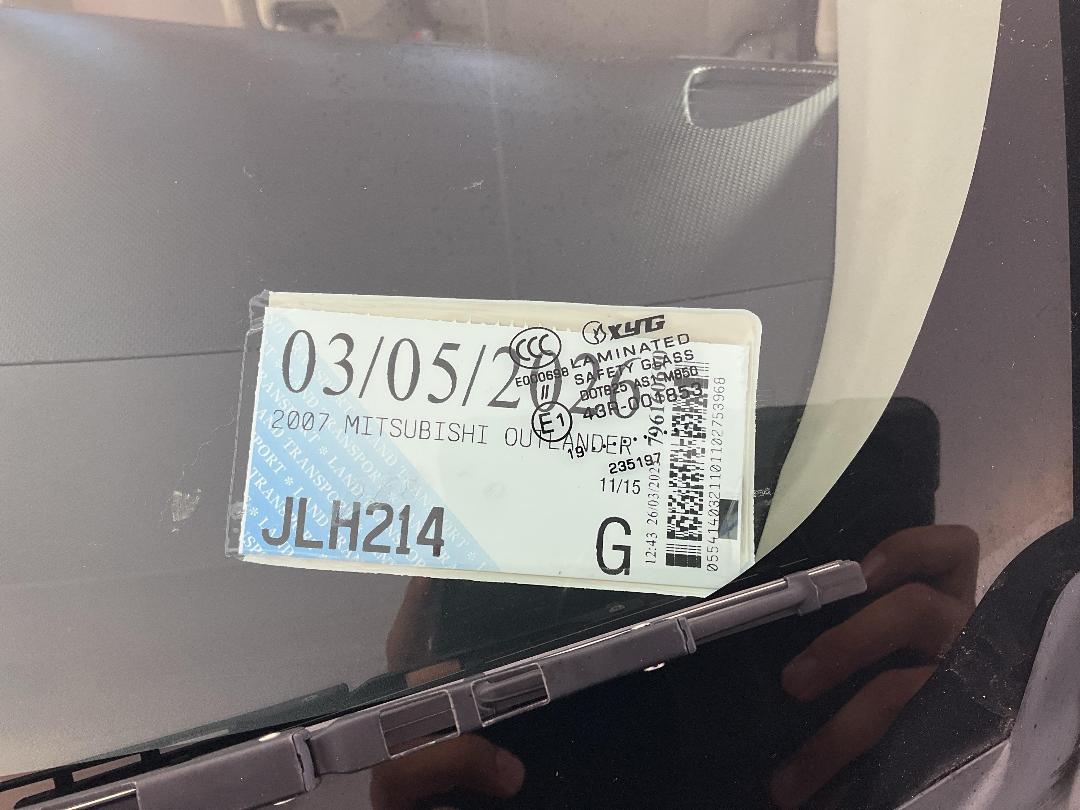 Photo '25' of Mitsubishi Outlander