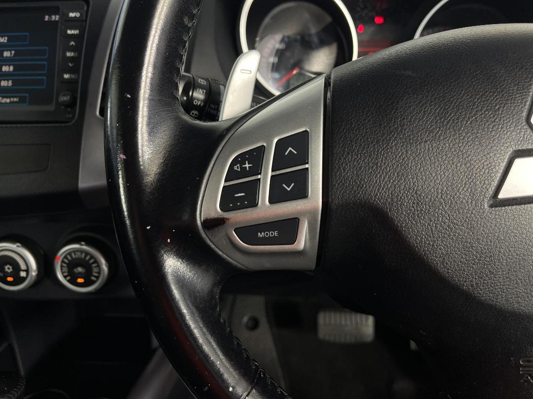 Photo '30' of Mitsubishi Outlander Photo '30' of Mitsubishi Outlander