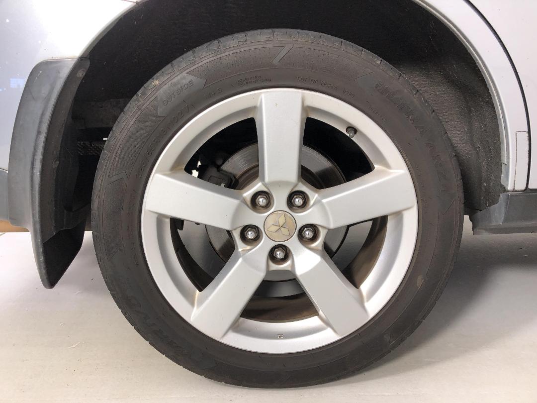 Photo '12' of Mitsubishi Outlander Photo '12' of Mitsubishi Outlander