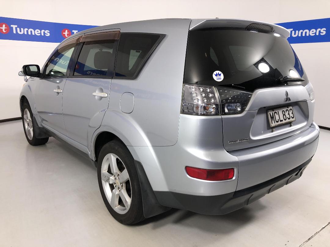 Photo '5' of Mitsubishi Outlander Photo '5' of Mitsubishi Outlander