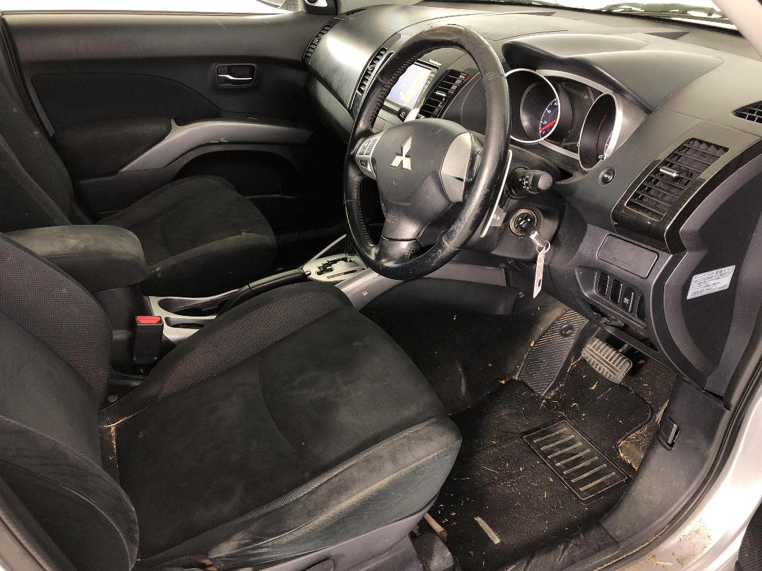 Photo '16' of Mitsubishi Outlander Photo '16' of Mitsubishi Outlander