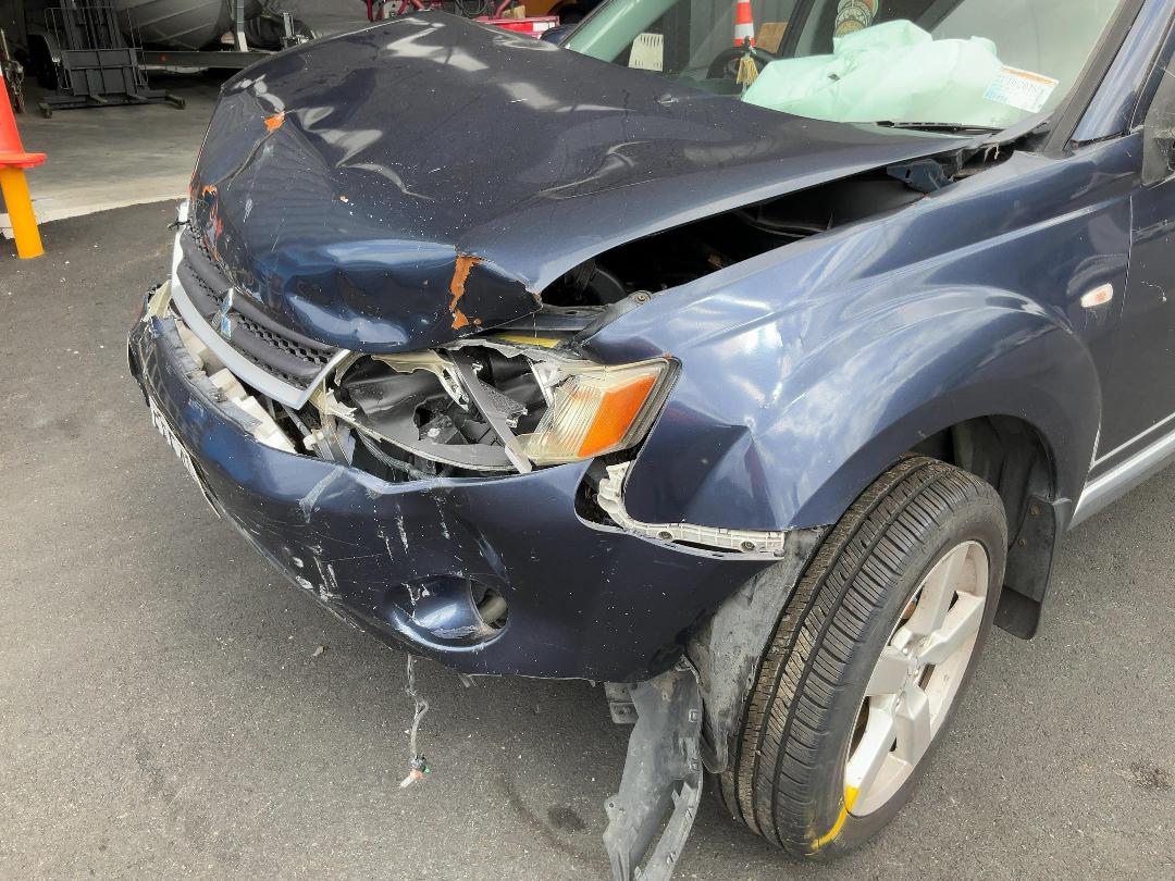 Photo '17' of Mitsubishi Outlander XLS Photo '17' of Mitsubishi Outlander XLS