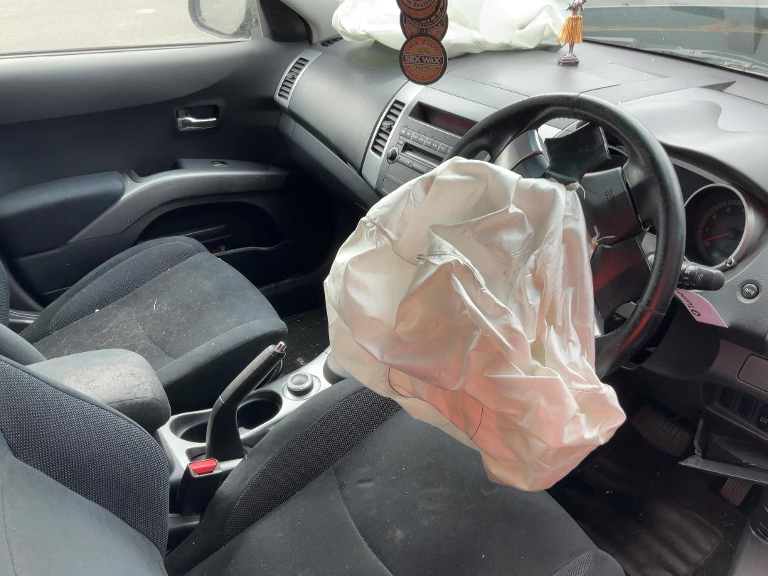 Photo '18' of Mitsubishi Outlander XLS Photo '18' of Mitsubishi Outlander XLS