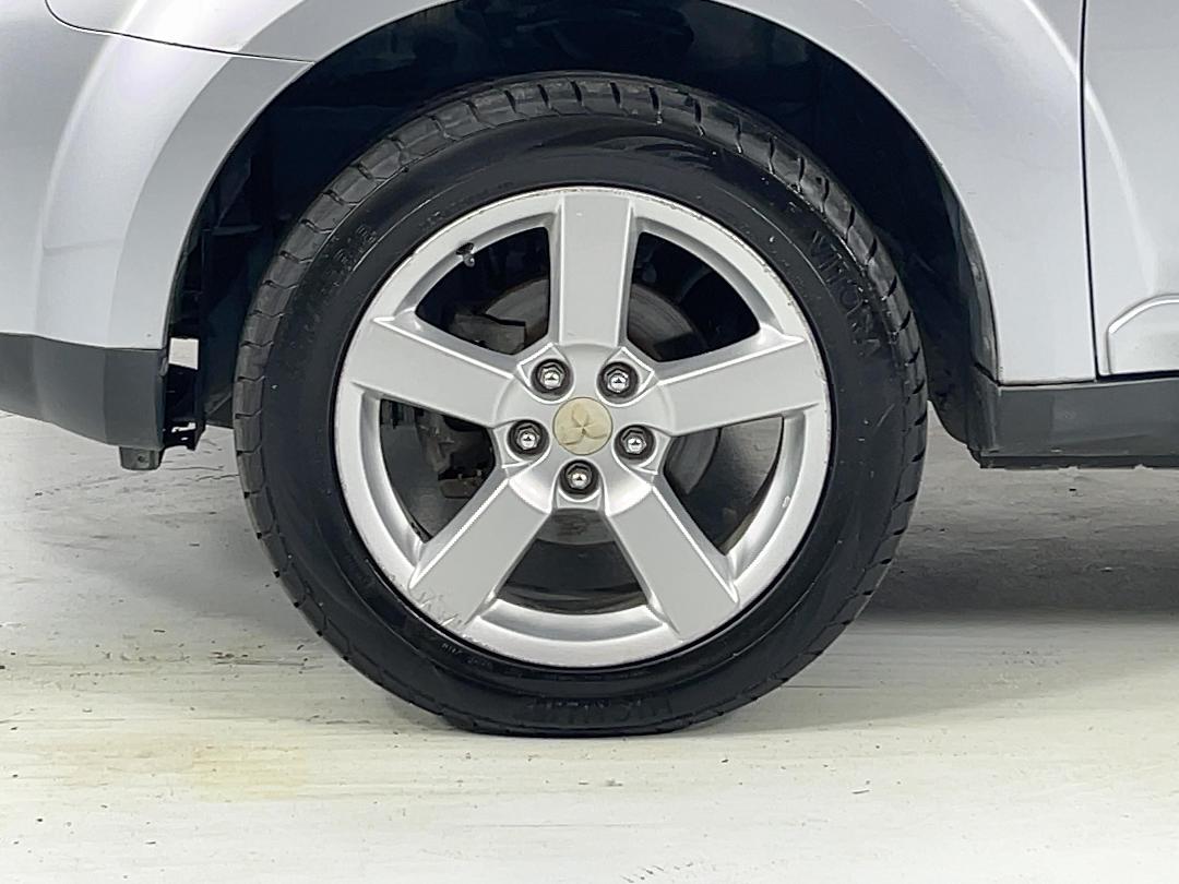 Photo '10' of Mitsubishi Outlander