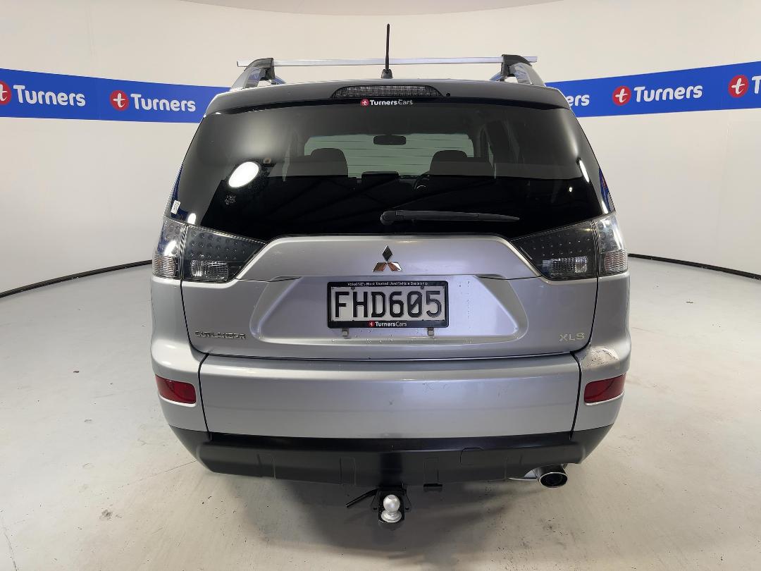 Photo '6' of Mitsubishi Outlander