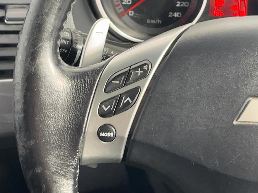 Photo '23' of Mitsubishi Outlander