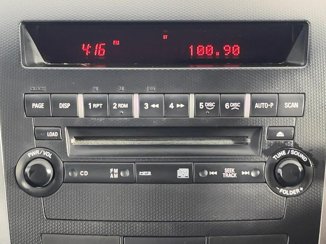 Photo '24' of Mitsubishi Outlander