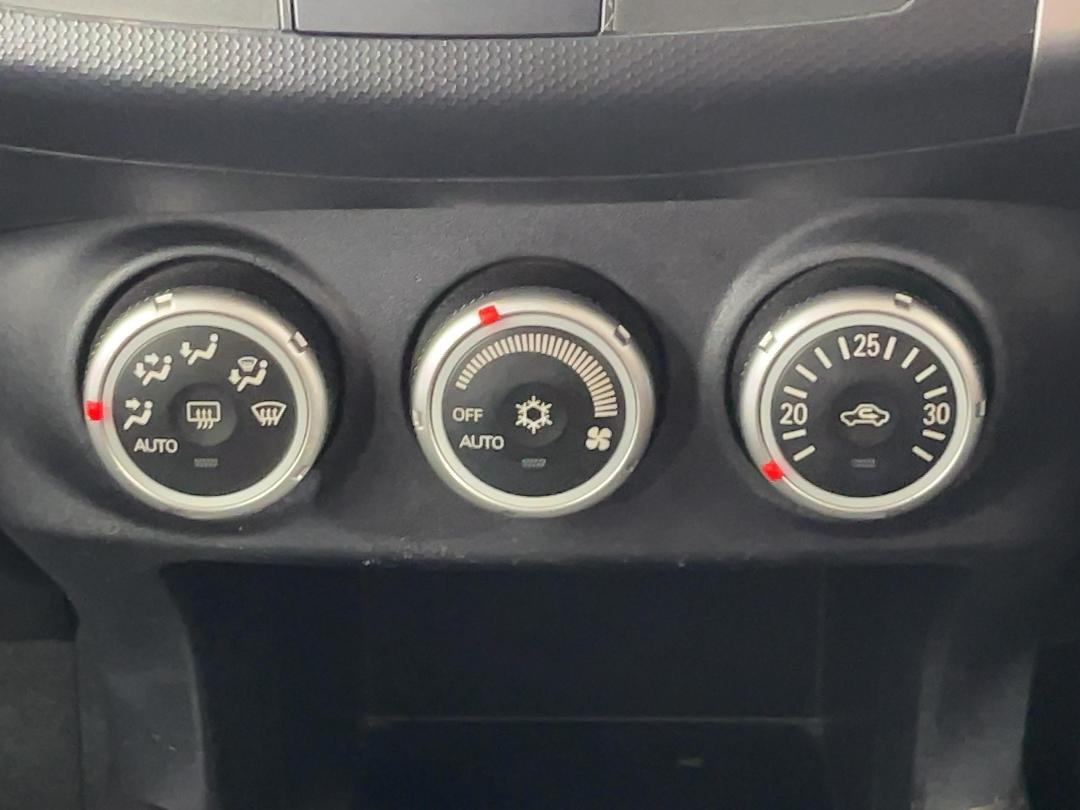 Photo '25' of Mitsubishi Outlander