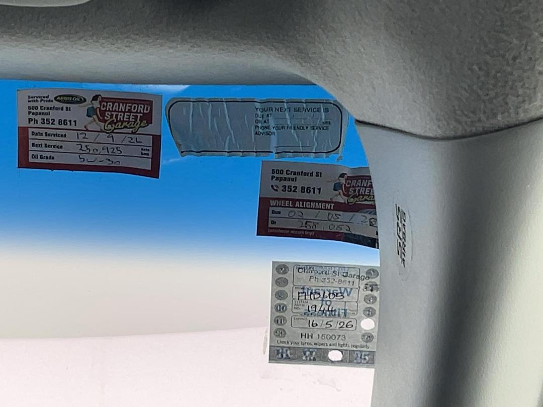 Photo '27' of Mitsubishi Outlander