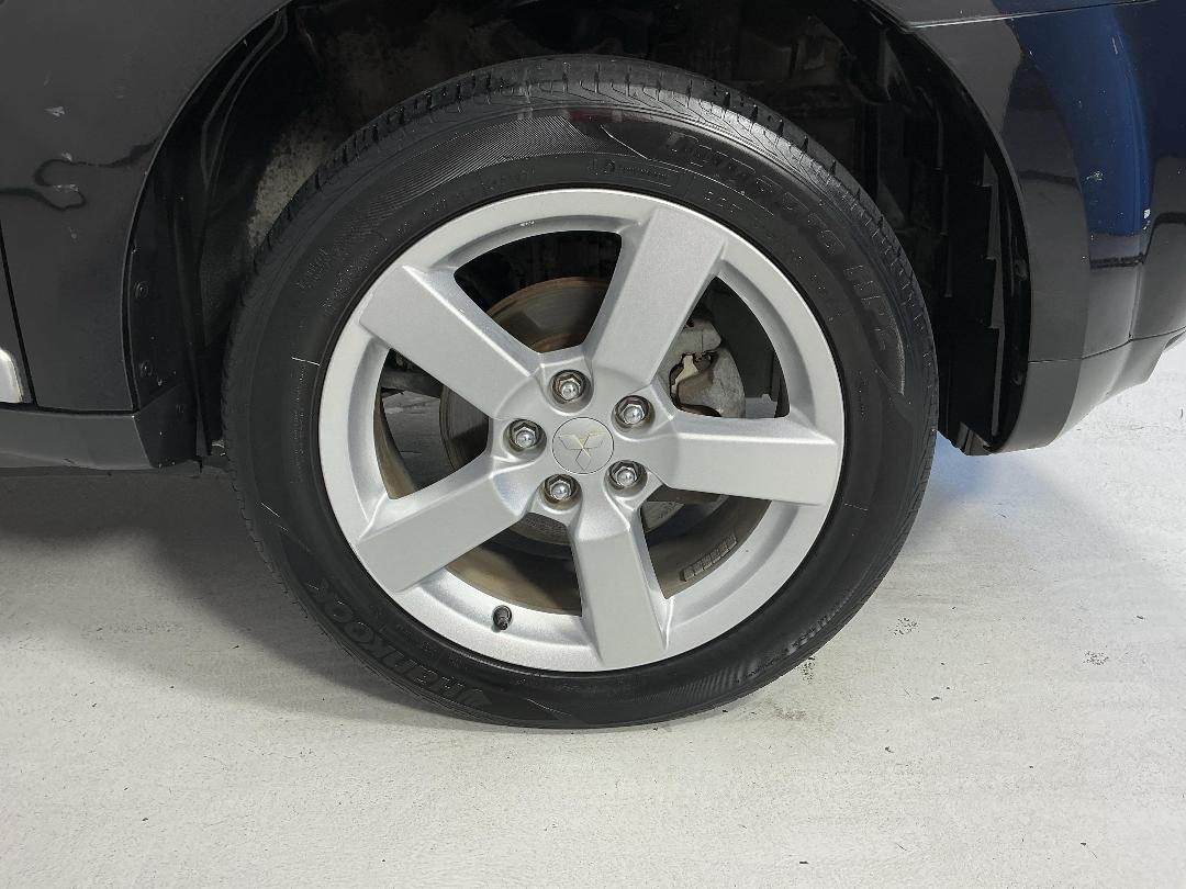 Photo '9' of Mitsubishi Outlander