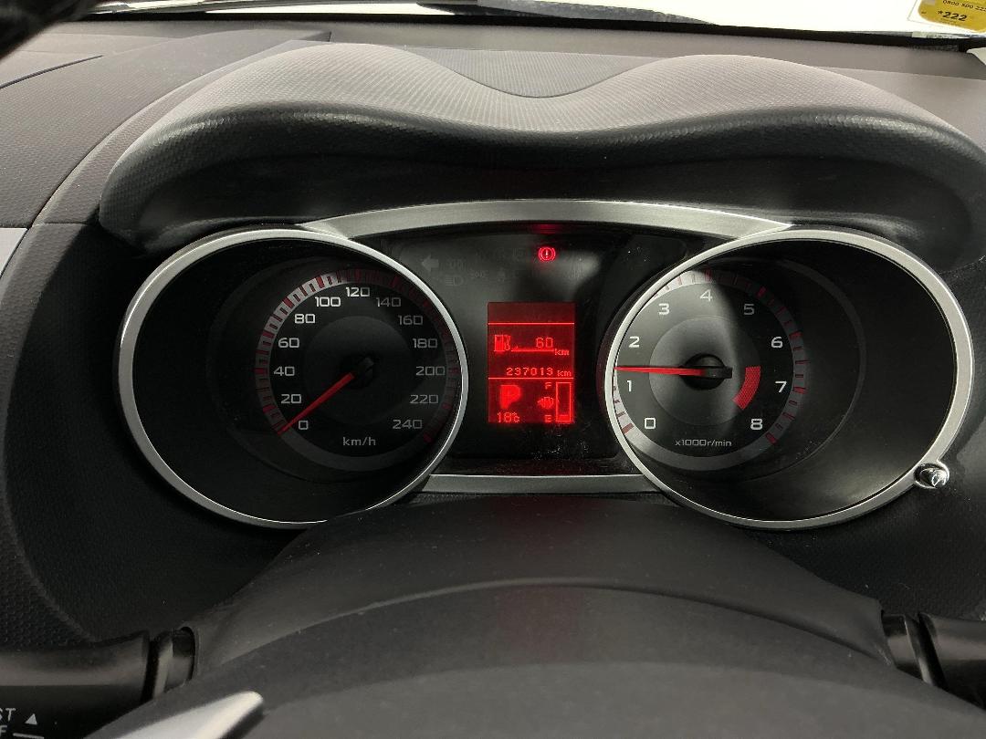 Photo '21' of Mitsubishi Outlander