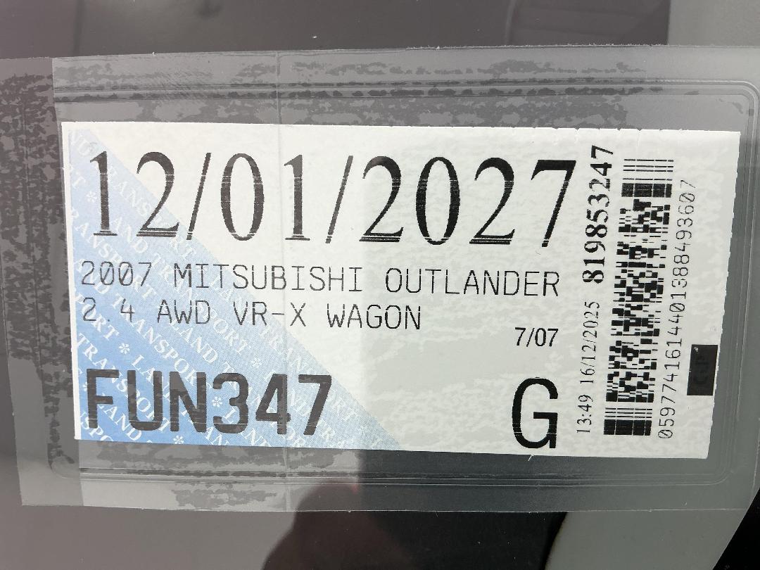 Photo '27' of Mitsubishi Outlander