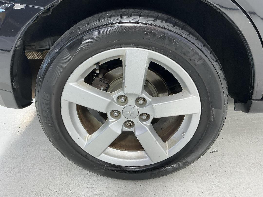 Photo '12' of Mitsubishi Outlander