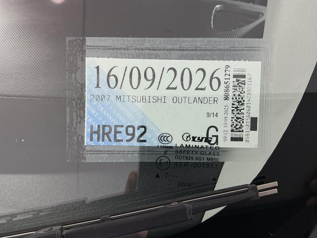 Photo '26' of Mitsubishi Outlander