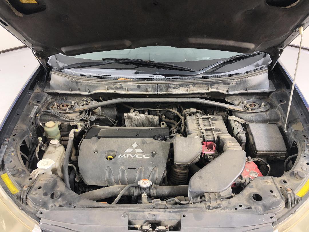 Photo '13' of Mitsubishi Outlander