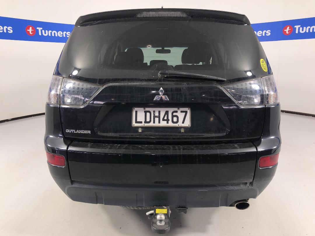 Photo '6' of Mitsubishi Outlander
