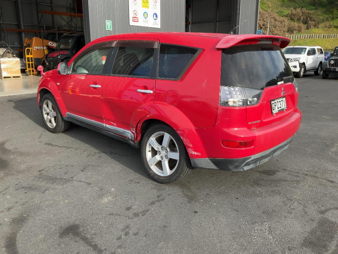 Photo '5' of Mitsubishi Outlander