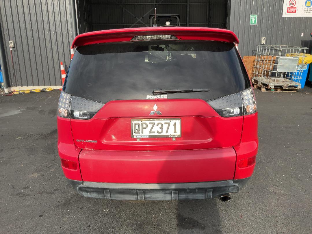 Photo '6' of Mitsubishi Outlander