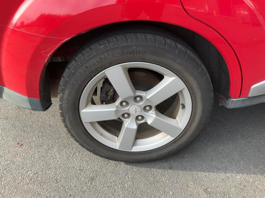 Photo '9' of Mitsubishi Outlander