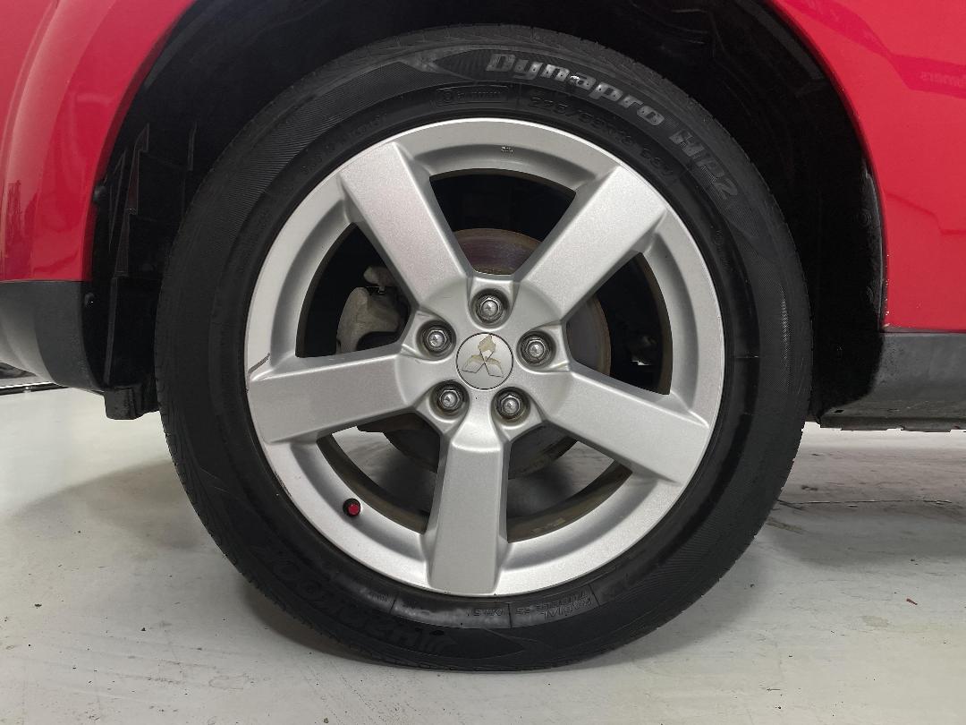 Photo '10' of Mitsubishi Outlander Photo '10' of Mitsubishi Outlander