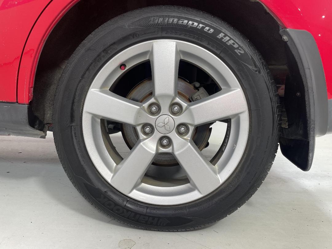 Photo '11' of Mitsubishi Outlander Photo '11' of Mitsubishi Outlander