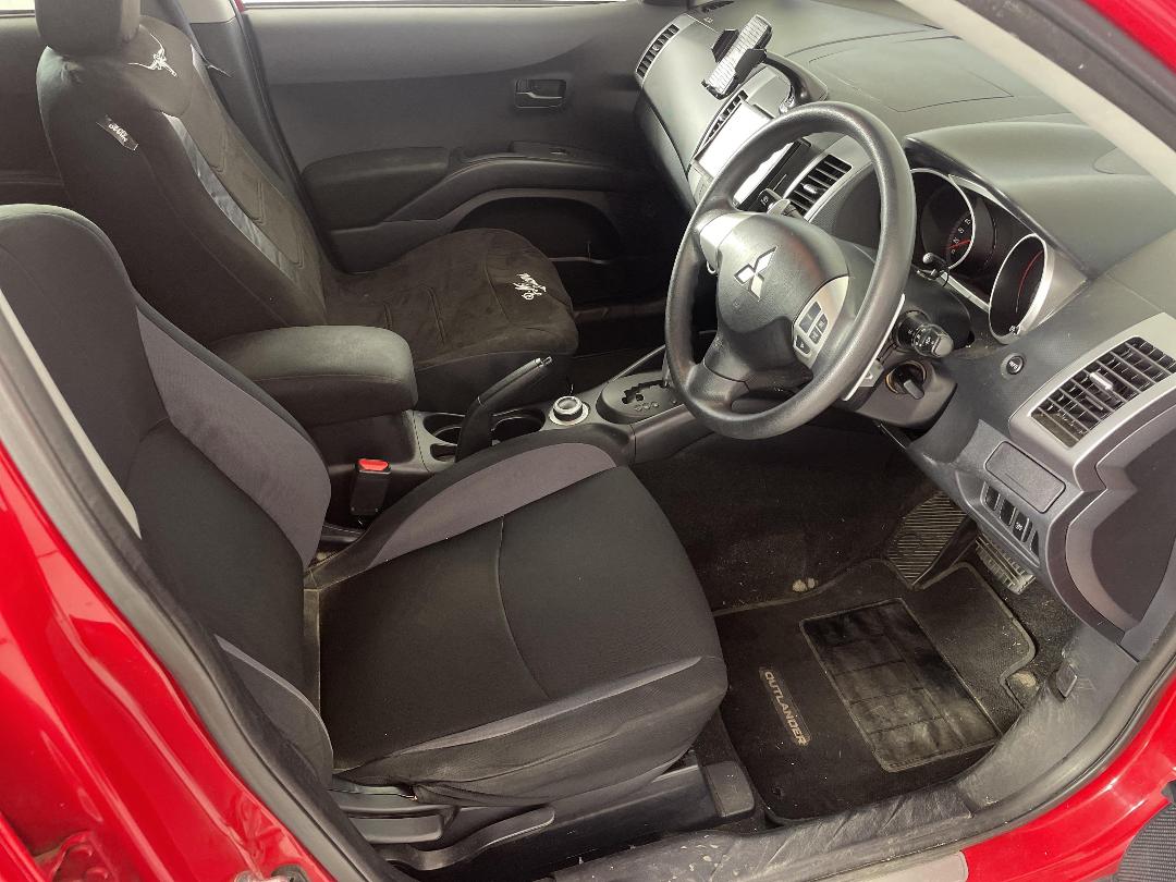 Photo '16' of Mitsubishi Outlander Photo '16' of Mitsubishi Outlander