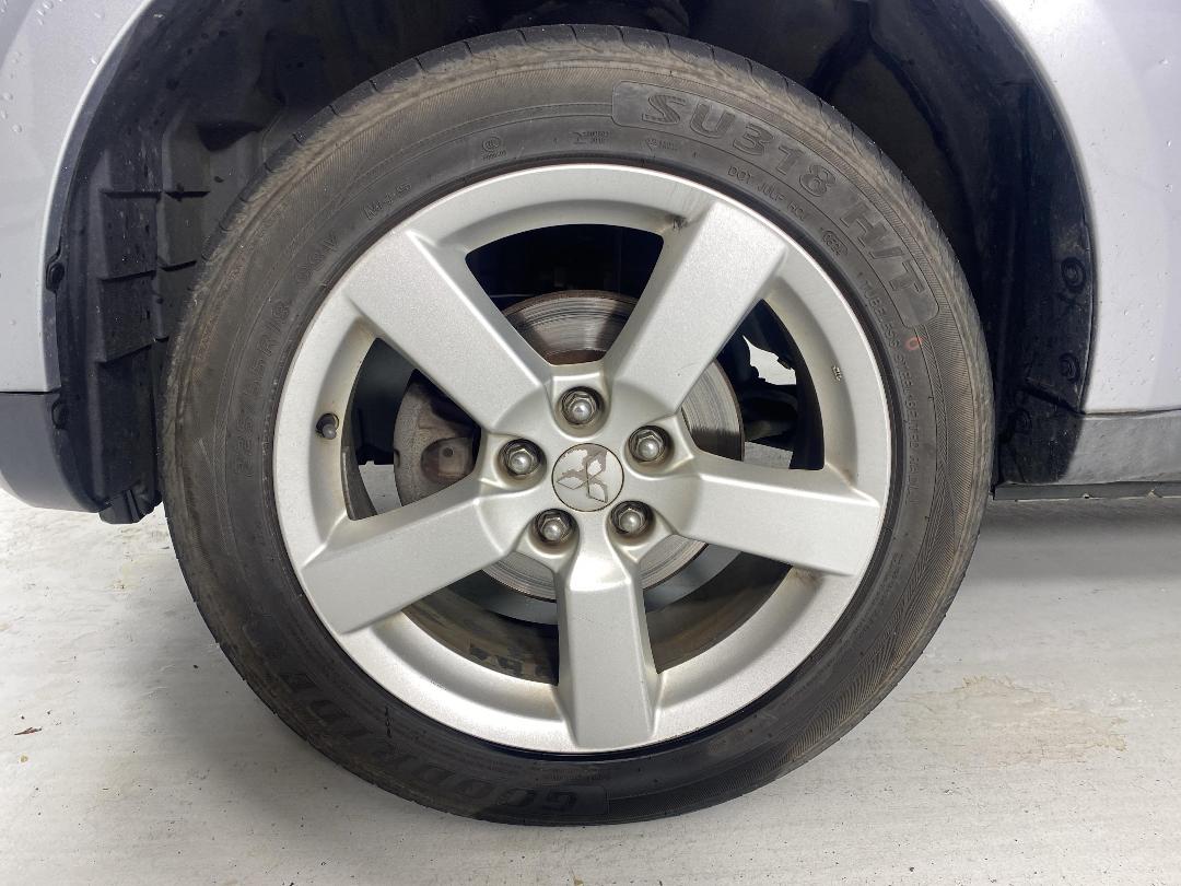 Photo '10' of Mitsubishi Outlander Photo '10' of Mitsubishi Outlander