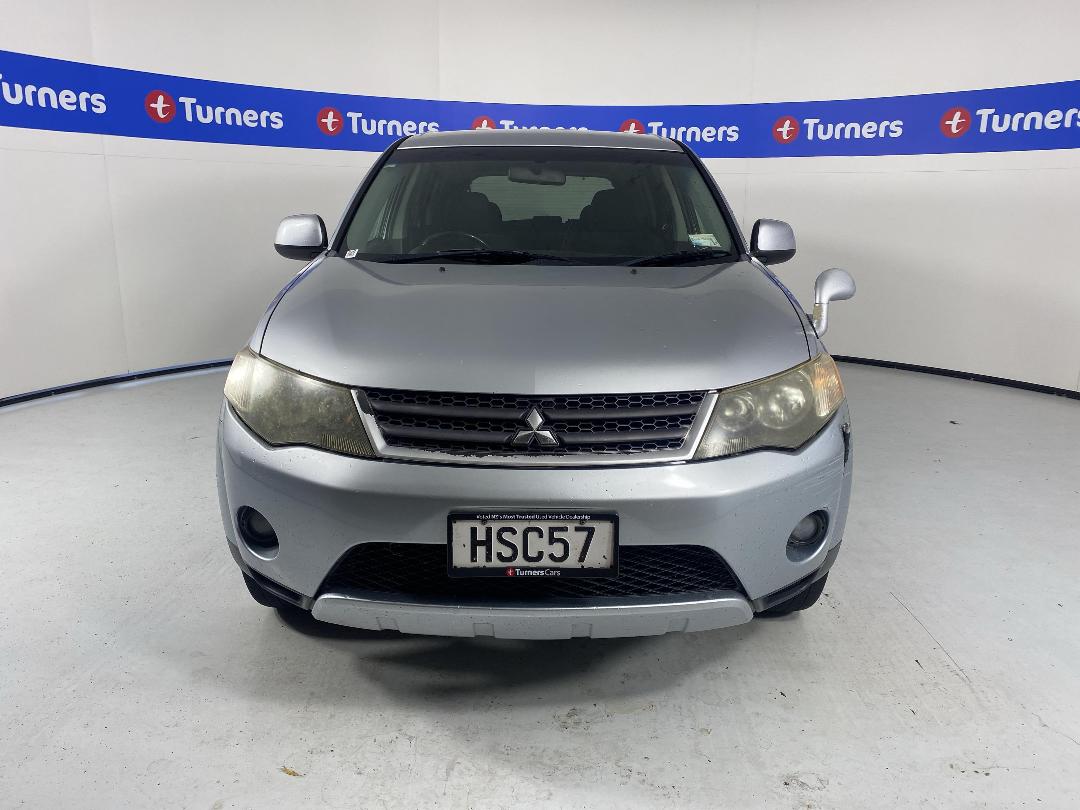 Photo '2' of Mitsubishi Outlander Photo '2' of Mitsubishi Outlander