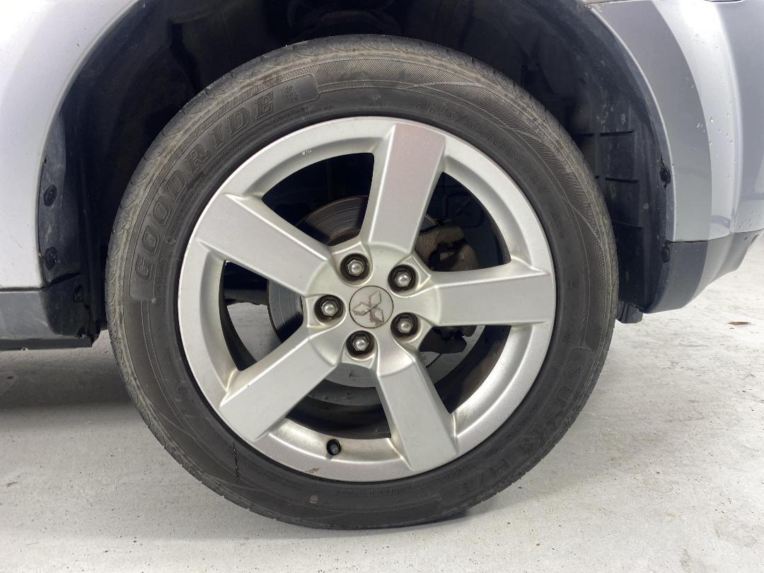 Photo '9' of Mitsubishi Outlander Photo '9' of Mitsubishi Outlander