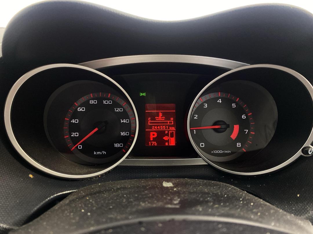 Photo '21' of Mitsubishi Outlander Photo '21' of Mitsubishi Outlander