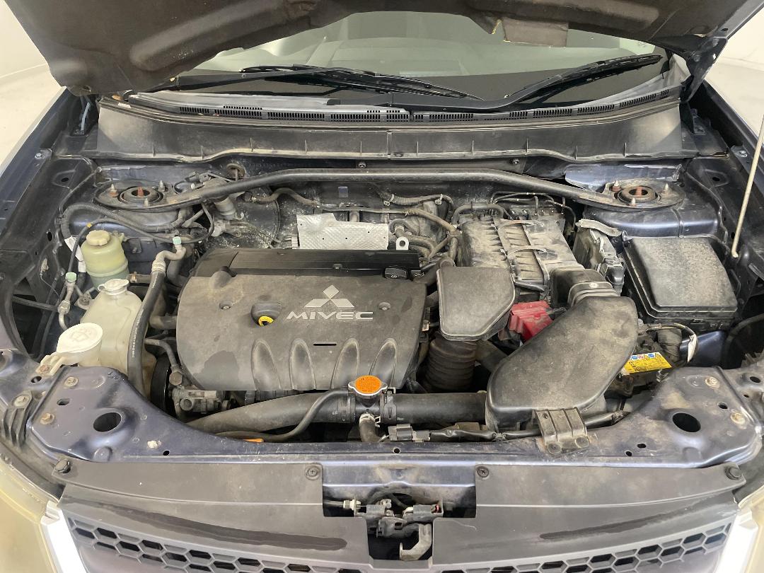 Photo '13' of Mitsubishi Outlander