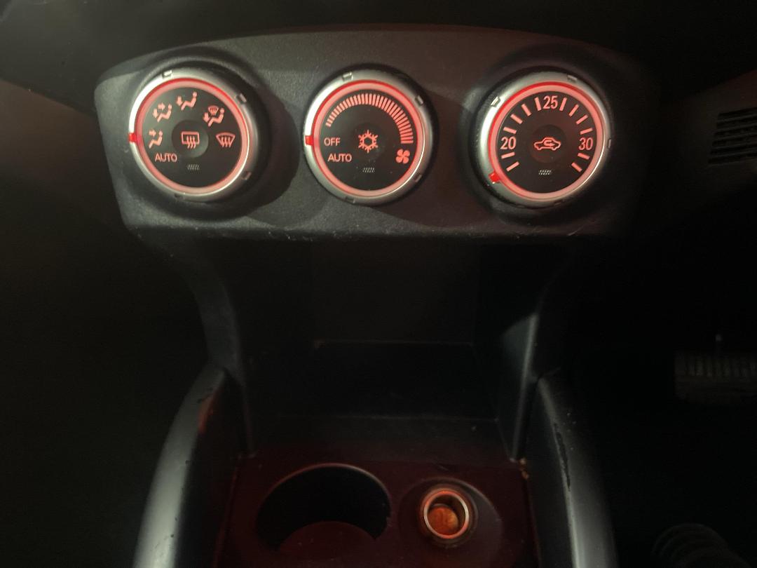 Photo '26' of Mitsubishi Outlander