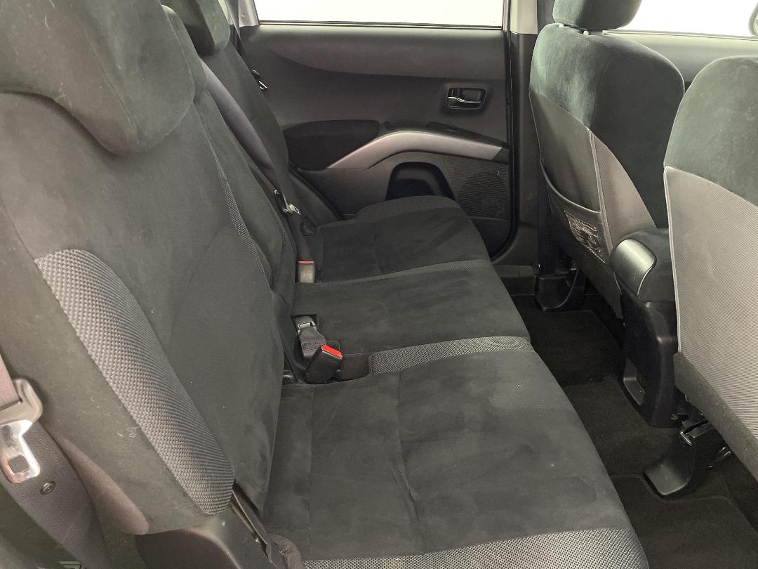 Photo '20' of Mitsubishi Outlander