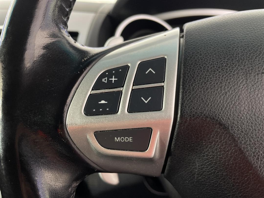 Photo '24' of Mitsubishi Outlander