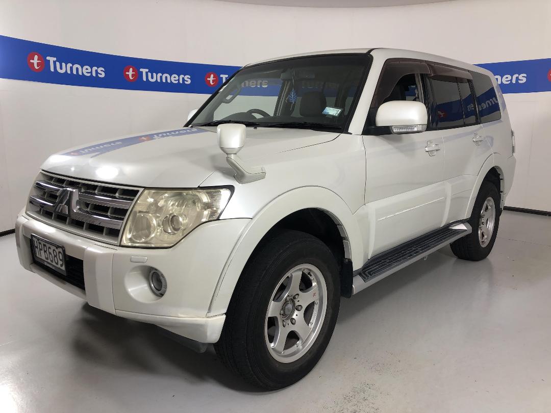 Photo '4' of Mitsubishi Pajero Photo '4' of Mitsubishi Pajero