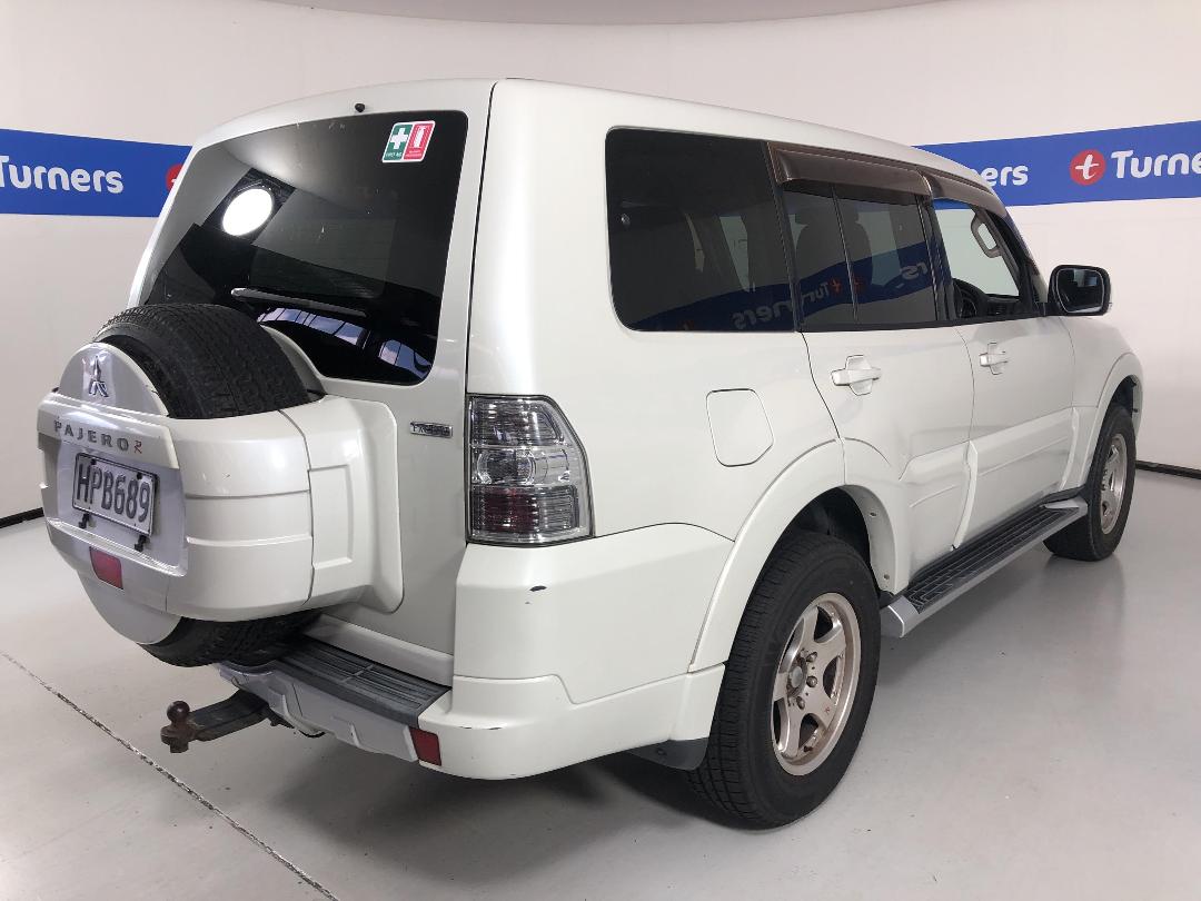 Photo '7' of Mitsubishi Pajero Photo '7' of Mitsubishi Pajero