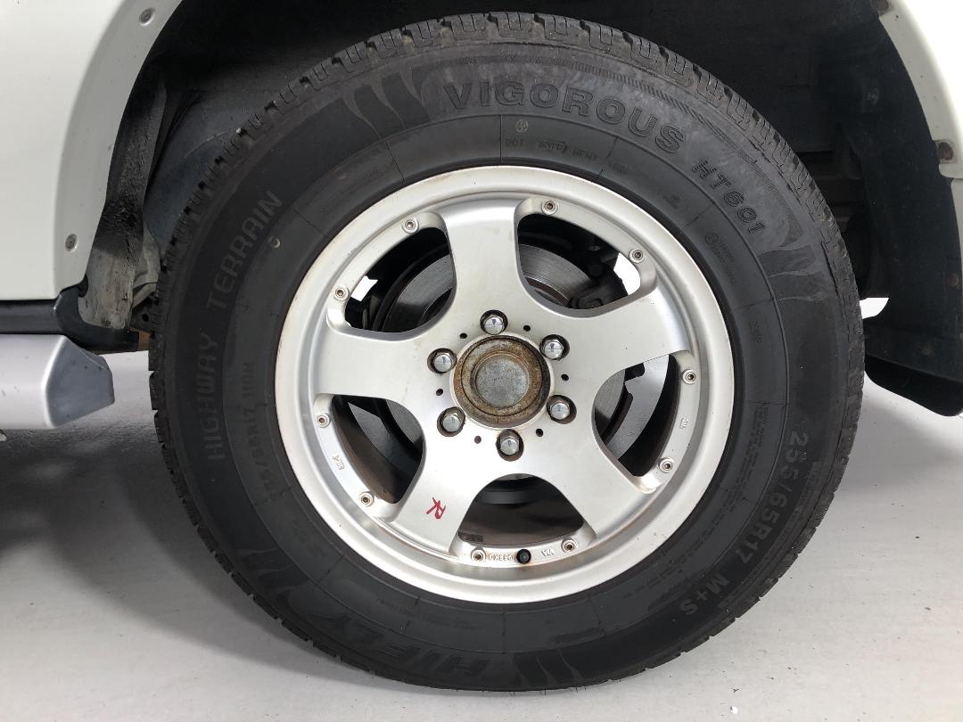 Photo '11' of Mitsubishi Pajero Photo '11' of Mitsubishi Pajero