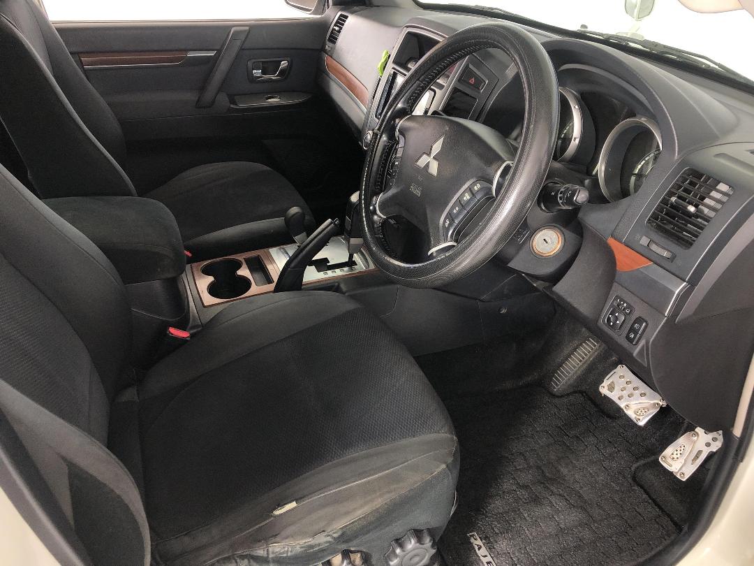 Photo '16' of Mitsubishi Pajero Photo '16' of Mitsubishi Pajero