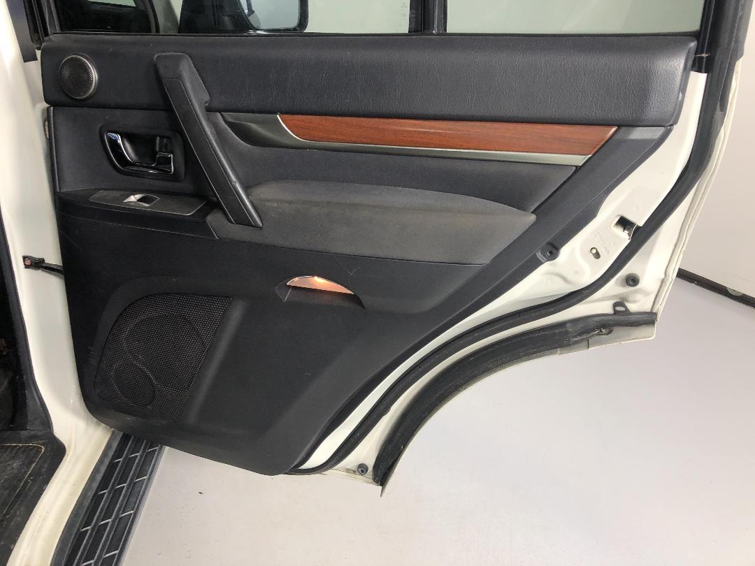 Photo '19' of Mitsubishi Pajero Photo '19' of Mitsubishi Pajero