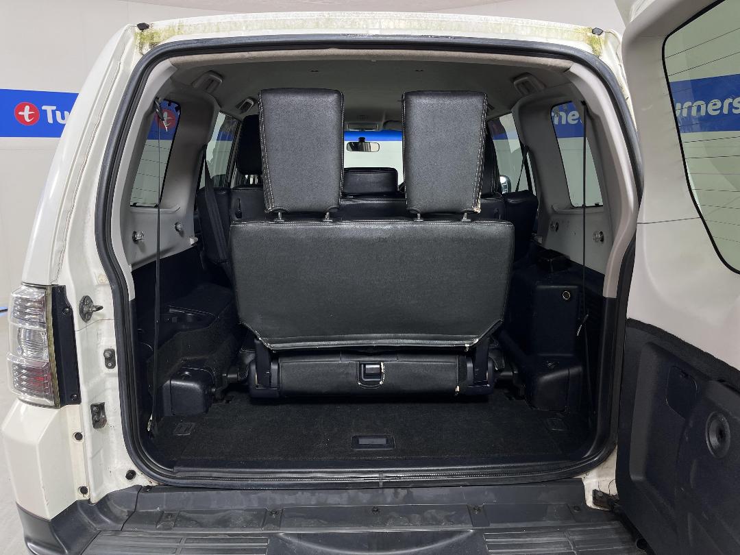 Photo '14' of Mitsubishi Pajero