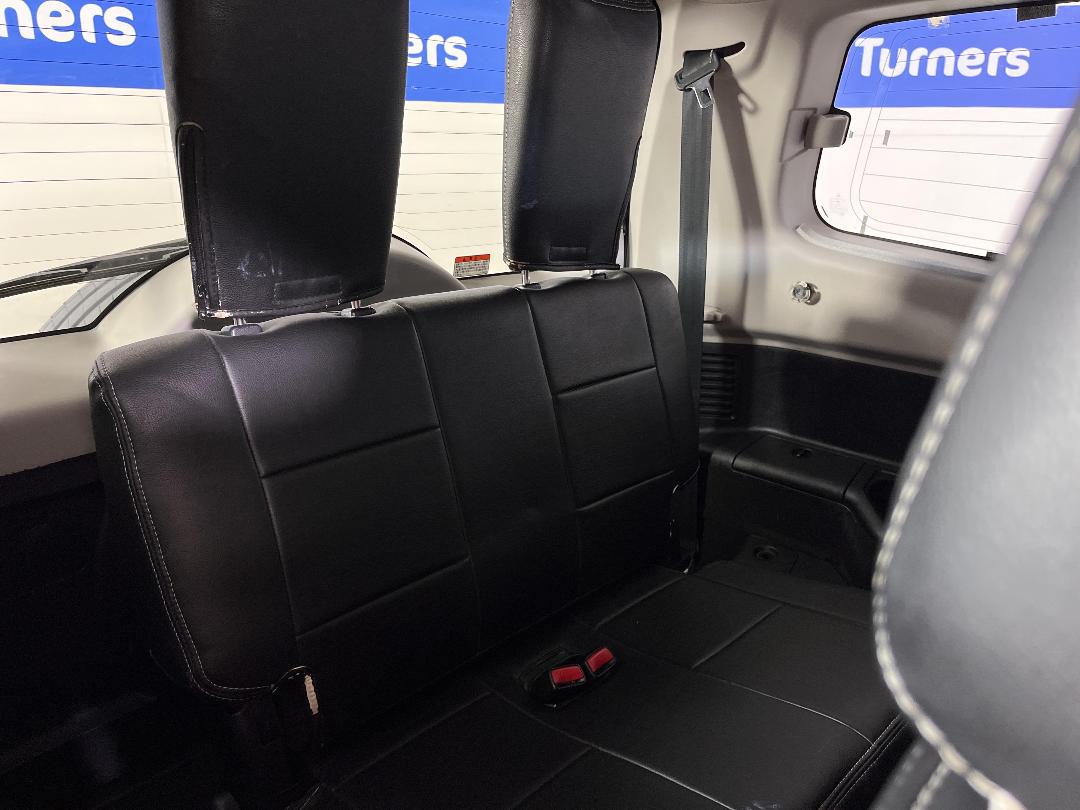 Photo '24' of Mitsubishi Pajero