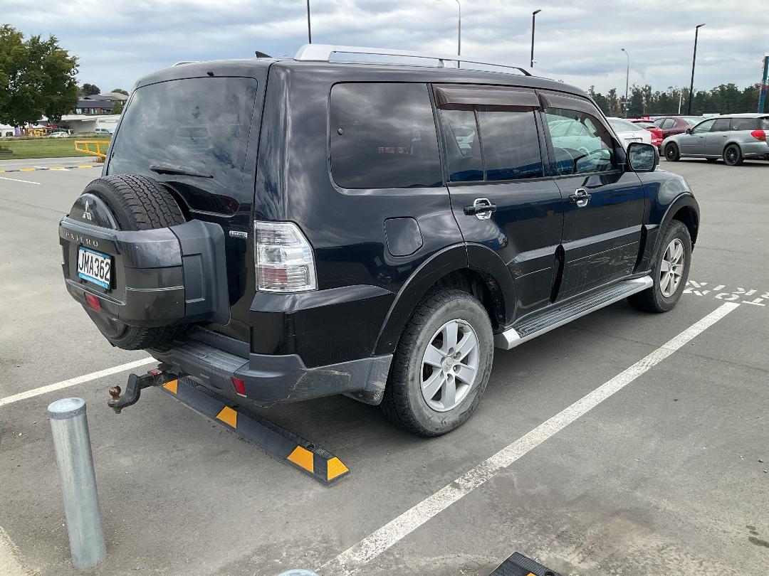 Photo '5' of Mitsubishi Pajero Photo '5' of Mitsubishi Pajero