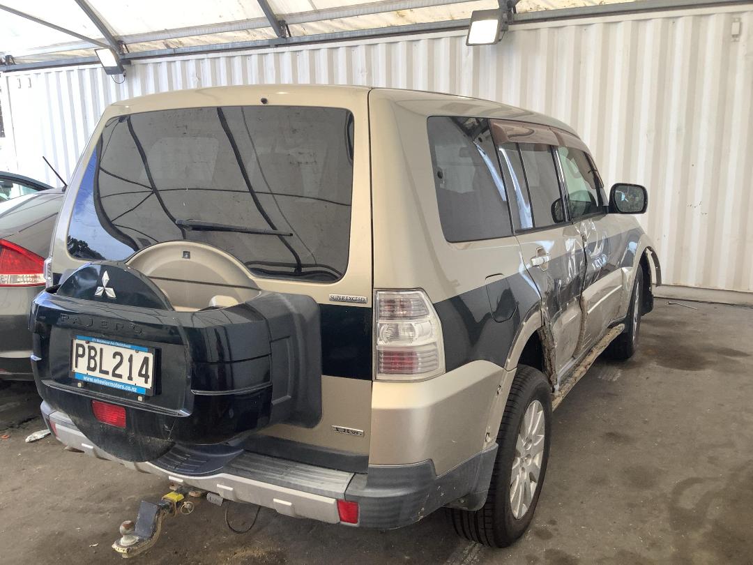 Photo '7' of Mitsubishi Pajero Photo '7' of Mitsubishi Pajero