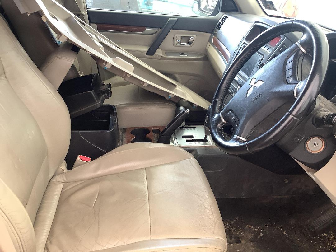 Photo '14' of Mitsubishi Pajero Photo '14' of Mitsubishi Pajero