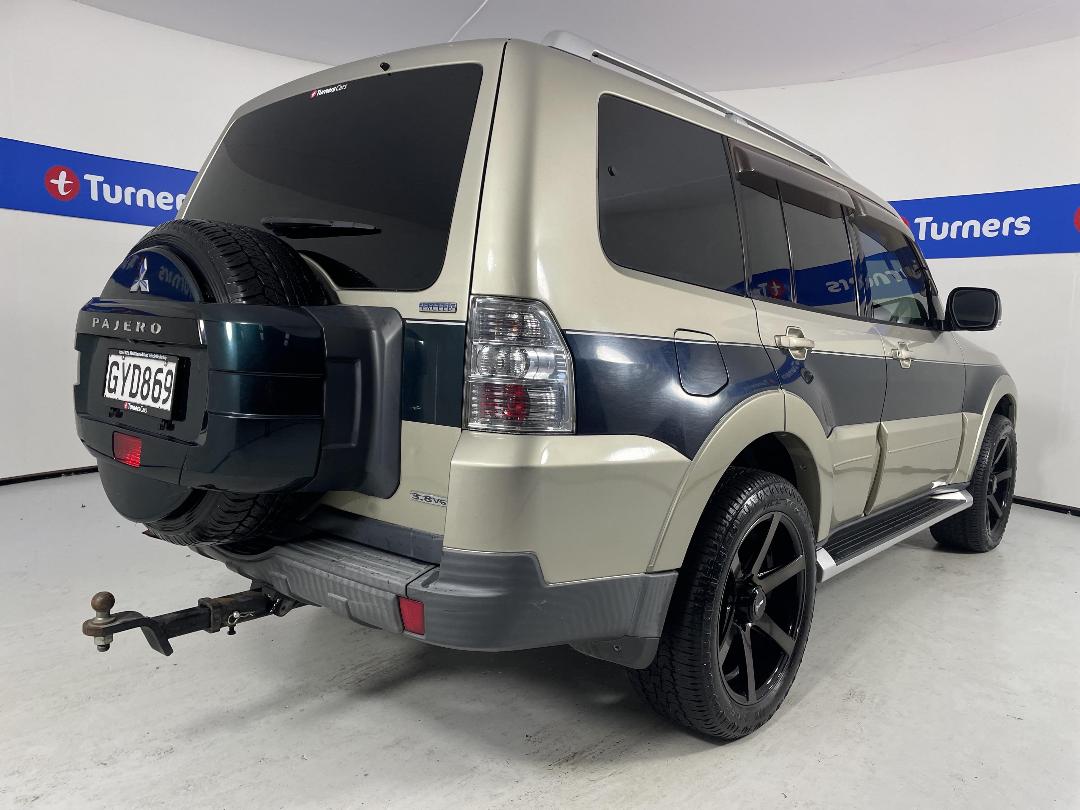 Photo '7' of Mitsubishi Pajero